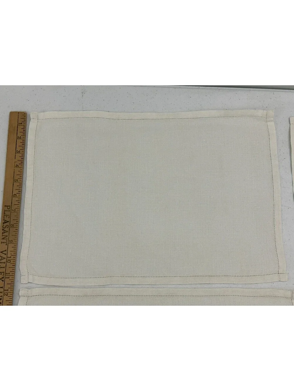 Vintage Cream White 4 Placemats 4 Napkins Linen? Cotton? Border